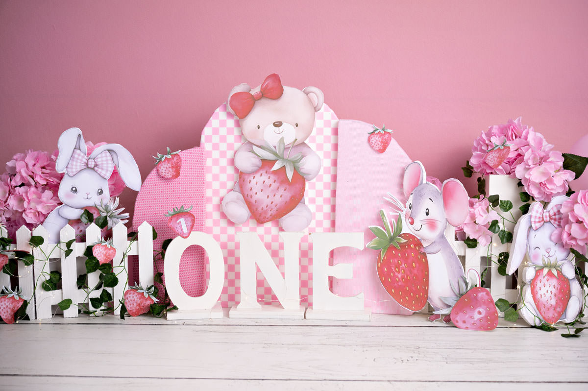 pink strawberry cake smash with little mouse and bear