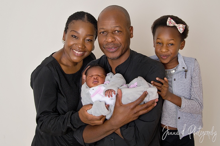 newborn photo shoot family photography