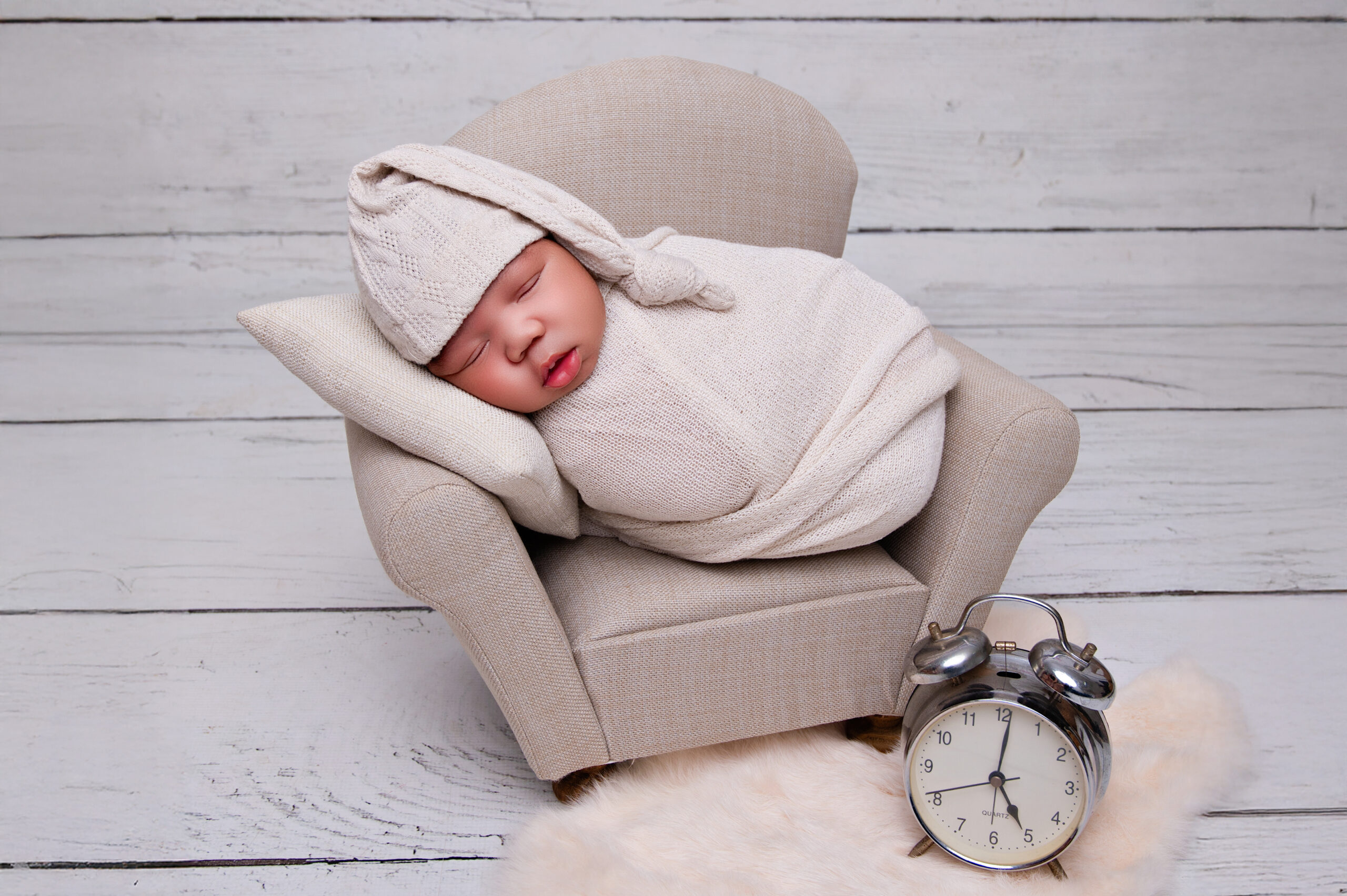 when to book your newborn photographer002