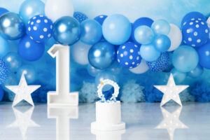 blue balloon cake smash setup