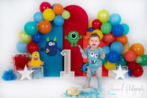 cake smash monster theme