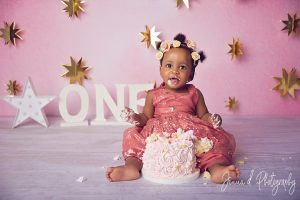 pink and gold cake smash