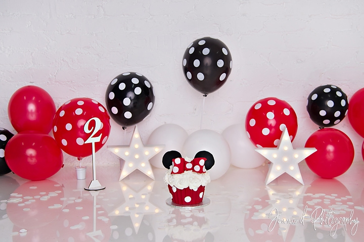 mickey mouse red white and black cake setup