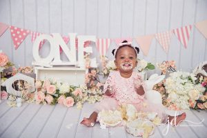 pink and white cake smash