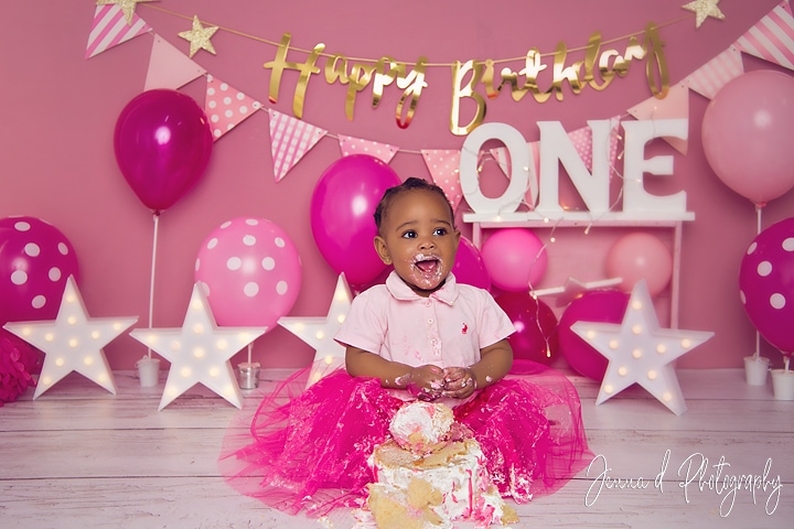 First birthday smash and splash – cake smash for Onalerena