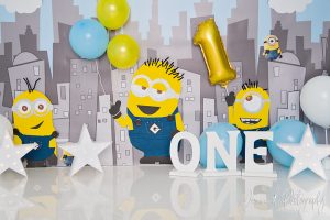 cake smash photographer minion theme
