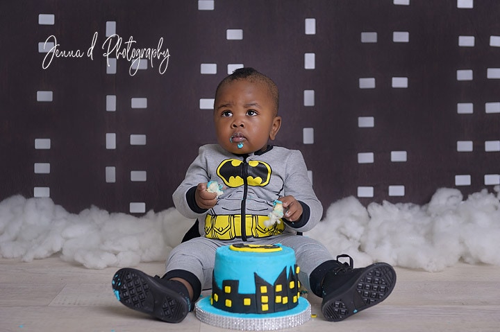 cake smash photo shoot- batman for Phenyo