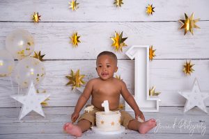 white and gold cake smash