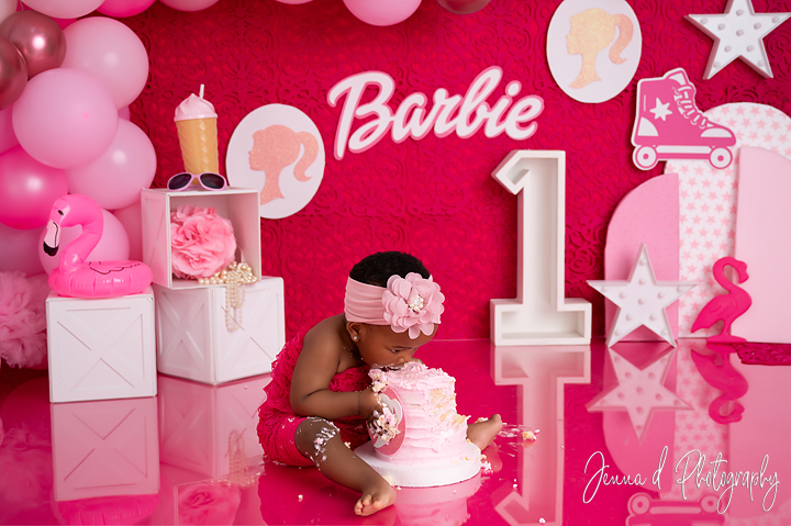 “Hlumelo’s First Year Cake Smash: A Pink Barbie Extravaganza!”