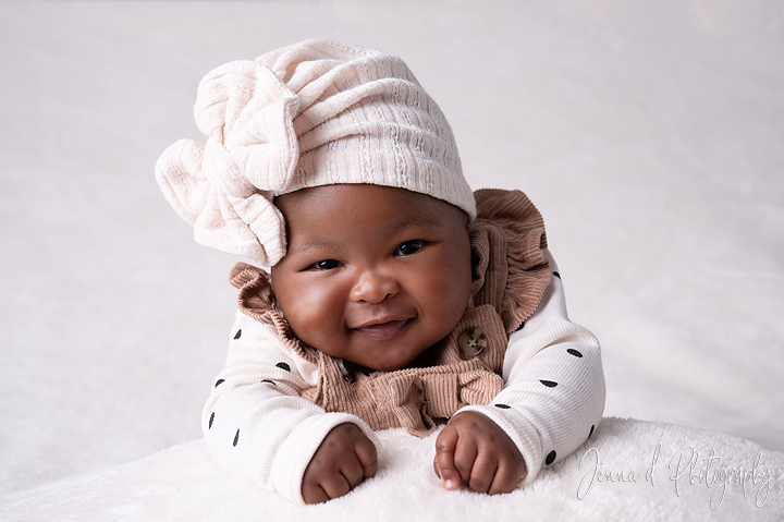 newborn photoshoot 3month old baby girl