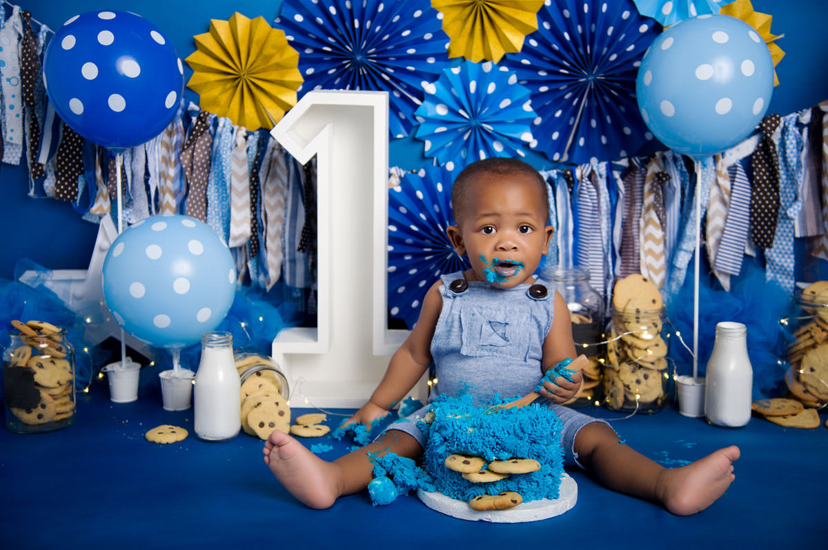 Bubble bath photo after cake smash with blue balloons and number one backdrop – 1st Birthday Cake Pretoria East